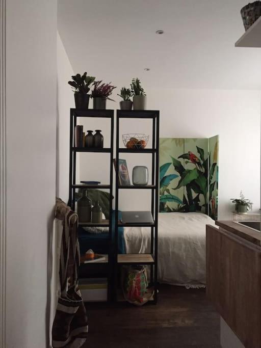Beautiful Studio - 20' Walking From Montmartre París Exterior foto
