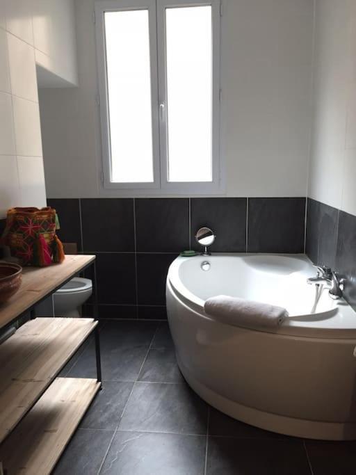 Beautiful Studio - 20' Walking From Montmartre París Exterior foto